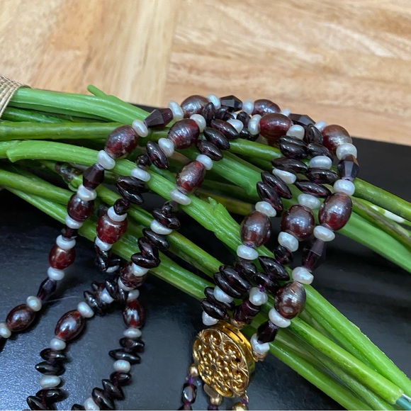 Triple Strand Garnet Crystal Pearl Lampwork Glass Beads Multi-Stand 17” Necklace - Picture 5 of 15